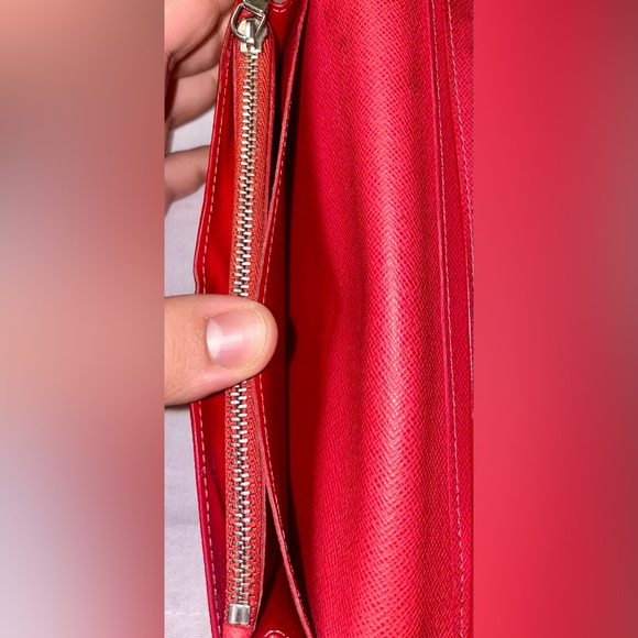 LOUIS VUITTON Brazza Wallet Tiaga Leather - Picture 12 of 16